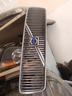 VOLVO S40 1999 BUMPER GRILL ENGINE FOR SALE DELIVERY AVAILABLE COUNTRY WIDE