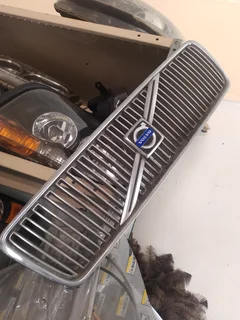 VOLVO S40 1999 BUMPER GRILL ENGINE FOR SALE DELIVERY AVAILABLE COUNTRY WIDE