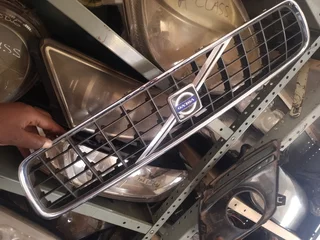 Volvo Xc70 2001-2004 Bumper Grill Engine For Sale Delivery Available Country Wide