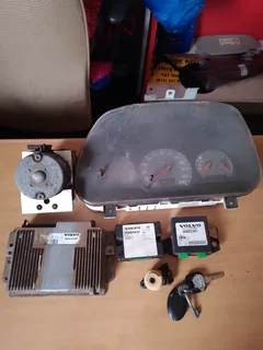 Volvo S40 2.0l 1995-2004 Lockset For Sale Delivery Available Country Wide