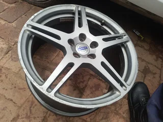 VOLVO S60 2013 18” RIM FOR SALE DELIVERY AVAILABLE COUNTRY WIDE