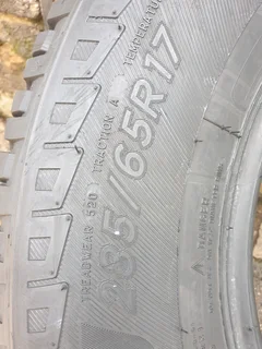 285 65 17.MICHELIN LTX FORCE