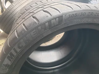 305 30 20.MICHELIN PILOT SPORT 4S