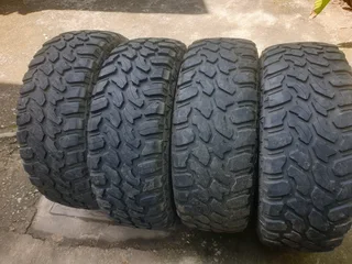 285 70 17.ROYAL BLACK MUD TERRAIN M/T