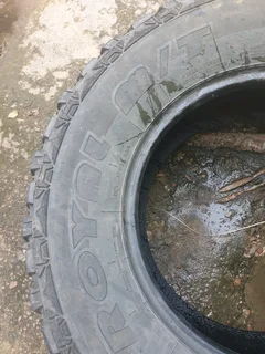 285 70 17.ROYAL BLACK MUD TERRAIN M/T