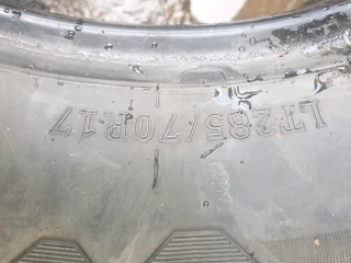 285 70 17.ROYAL BLACK MUD TERRAIN M/T