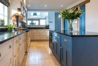 Kitchens and furniture respray