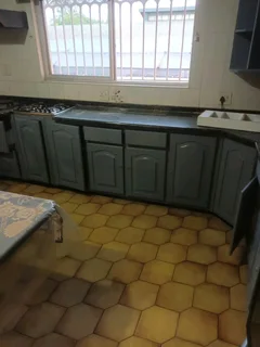 Kitchen Furniture Spray Painting