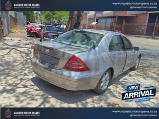 Stripping for Spares: Mercedes Benz C180, M111 Petrol Engine, W203, Manual