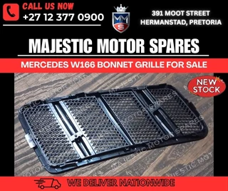 Mercedes-Benz W166 Bonnet Grille for Sale – Brand New!