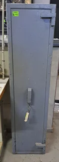 Rifle safe