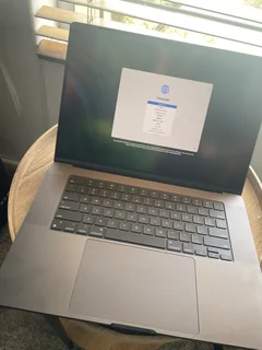Apple MacBook Pro 16 M4 pro