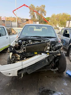 Nissan Navara 2.5 2x4 stripping for parts