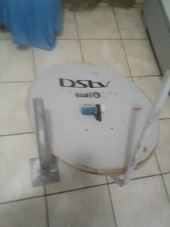 Used dstv dish incl LNB & bracket