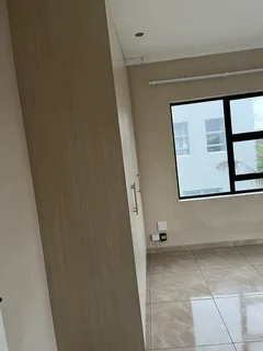 En-Suite Room to Rent in Parklands (Only Females)