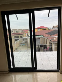 En-Suite Room to Rent in Parklands (Only Females)