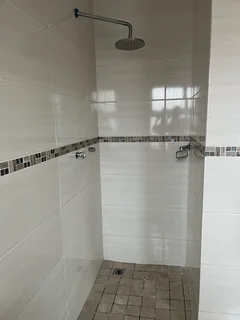 En-Suite Room to Rent in Parklands (Only Females)