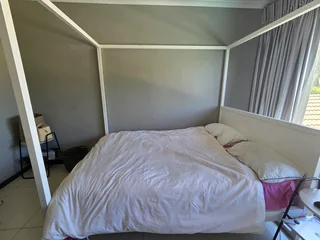 White 4 Poster Bed