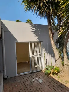 Cottage available in Northcliff