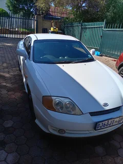 2004 Hyundai Tiburon Coupe