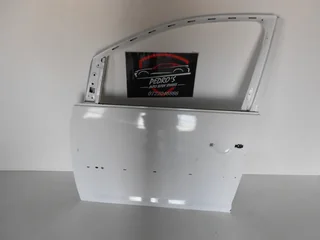 VW Touran left front door
