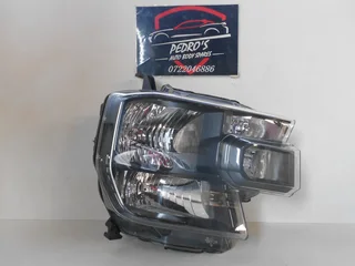 Ford Ranger T9 right headlight