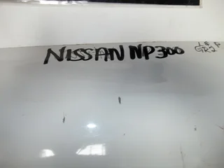 Nissan NP300 Bonnet - White