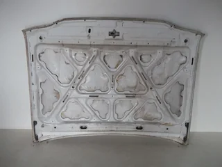Isuzu Bonnet - White