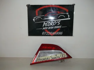 Hyundai Sonata (2011) inner tail light (Left)