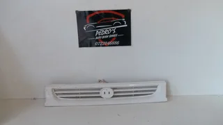 Mazda 323 grille