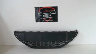 Peugeot 208 grille
