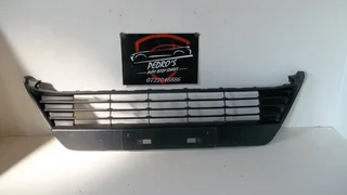 Toyota Auris front bumper grille