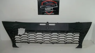 Toyota Yaris '18-'22 front bumper grille