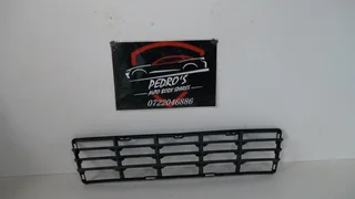Volvo V50 front bumper lower grille