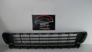 VW Golf 7 front bumper center grille