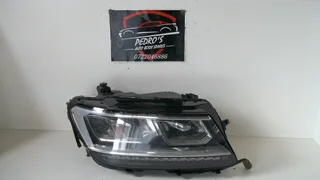 VW Transporter right headlight