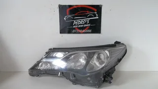 Toyota Rav 4 2013 left headlight