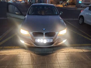 2010 BMW 320i Exclusive Auto (e90)