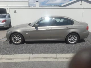 2010 BMW 320i Exclusive Auto (e90)