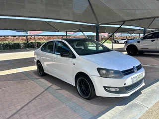 2011 Volkswagen Polo Sedan Sedan