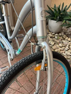 Giant Suede 2011 Womens Cruiser bicycle