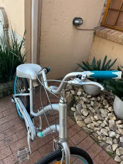 Giant Suede 2011 Womens Cruiser bicycle