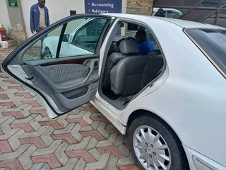 Stripping Mercedes Benz W210 E240 with M112 engine