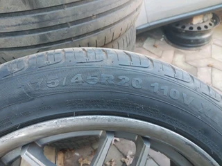 Mercedes Benz 20&#34; rims and tyres