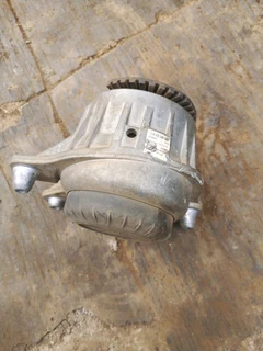 Mercedes benz c class w205 m274 engine mounting