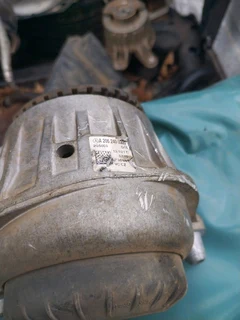 Mercedes benz c class w205 m274 engine mounting
