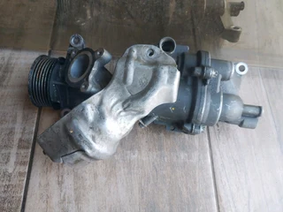 Mercedes benz w204 c class and w212 e class m274 water pump