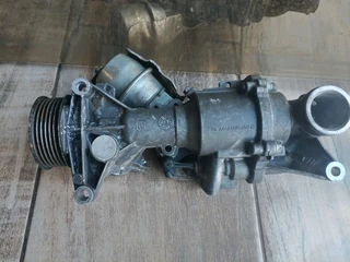 Mercedes benz w204 c class and w212 e class m274 water pump