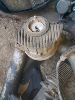 Mercedes Benz W204 C Class and W212 E Class engine mounting