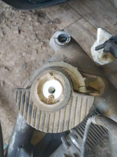 Mercedes Benz W204 C Class and W212 E Class engine mounting